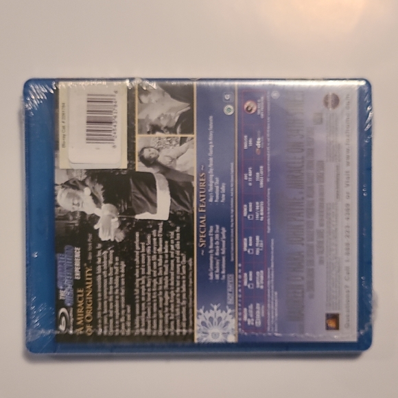 New / Miracle on 34th Street (1947) Blu-ray Movie - Picture 2 of 3